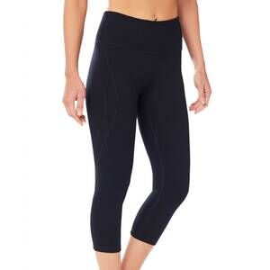 NEW SHAPE ACTIVE high rise capri leggings in black